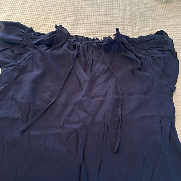 V-Neck ruffle sleeve blouse - Picture 1 of 3